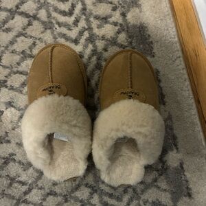 BearPaw Brown slippers platform